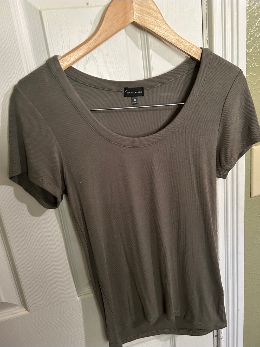 Buckle Olive Scoop Neck Short Sleeve Tee